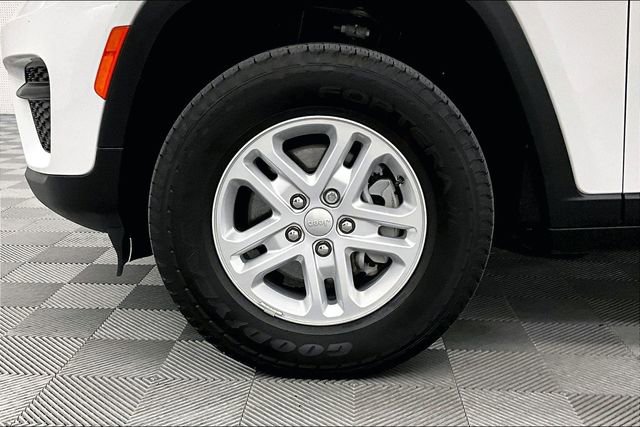 Used 2024 Jeep Grand Cherokee Laredo w/ Luxury Tech Group I image 10