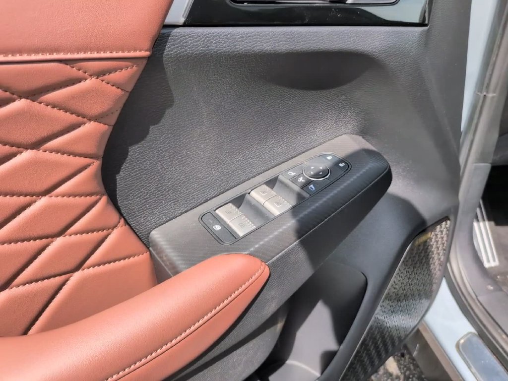 New 2026 Mitsubishi Outlander SEL AWD/4WD image 17