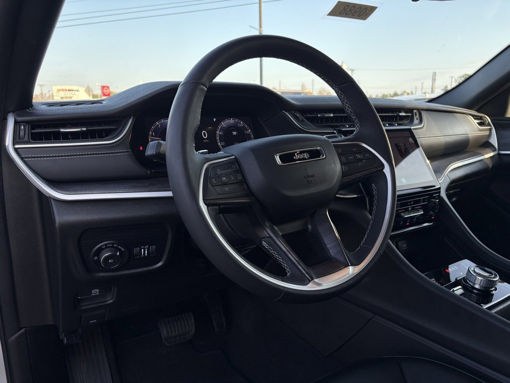 Used 2024 Jeep Grand Cherokee Limited w/ Trailer Tow Package image 10