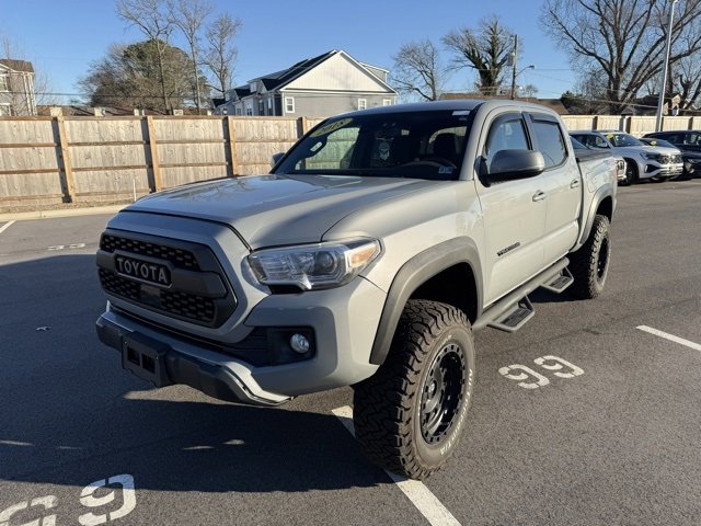 Used 2018 Toyota Tacoma TRD Off-Road image 3