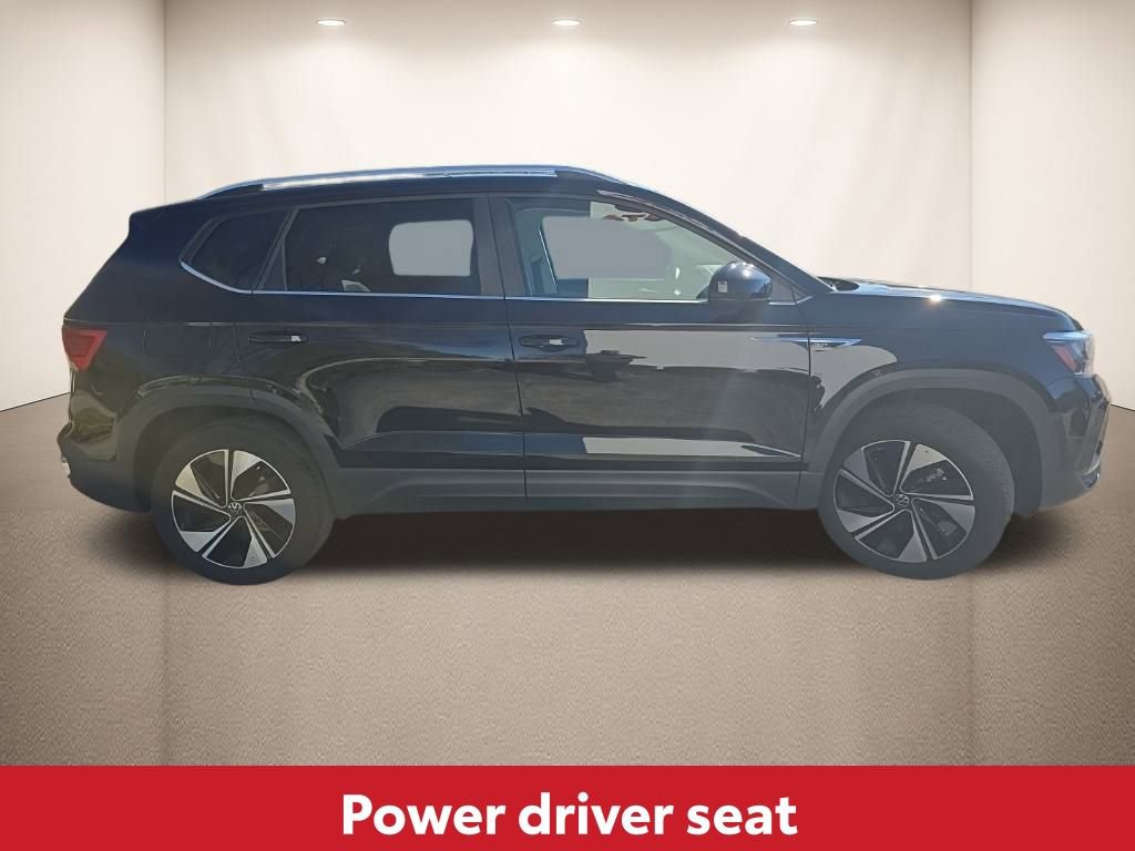 Used 2024 Volkswagen Taos SE image 8