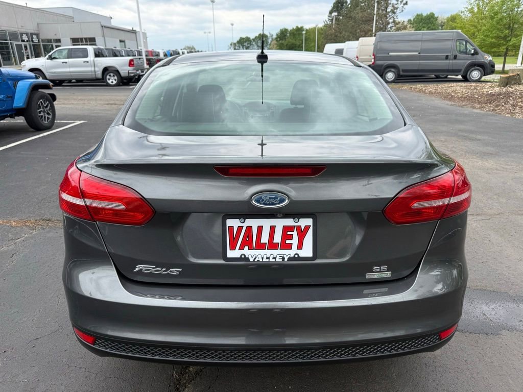 Used 2017 Ford Focus SE FWD image 4