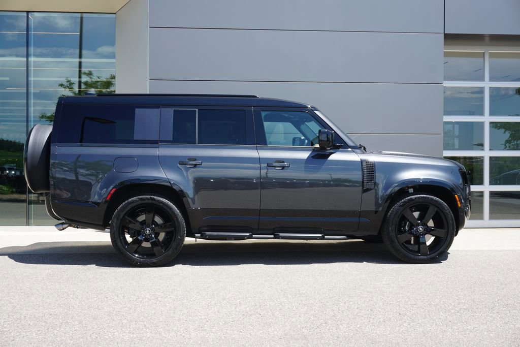 New 2025 Land Rover Defender 130 V8 image 7