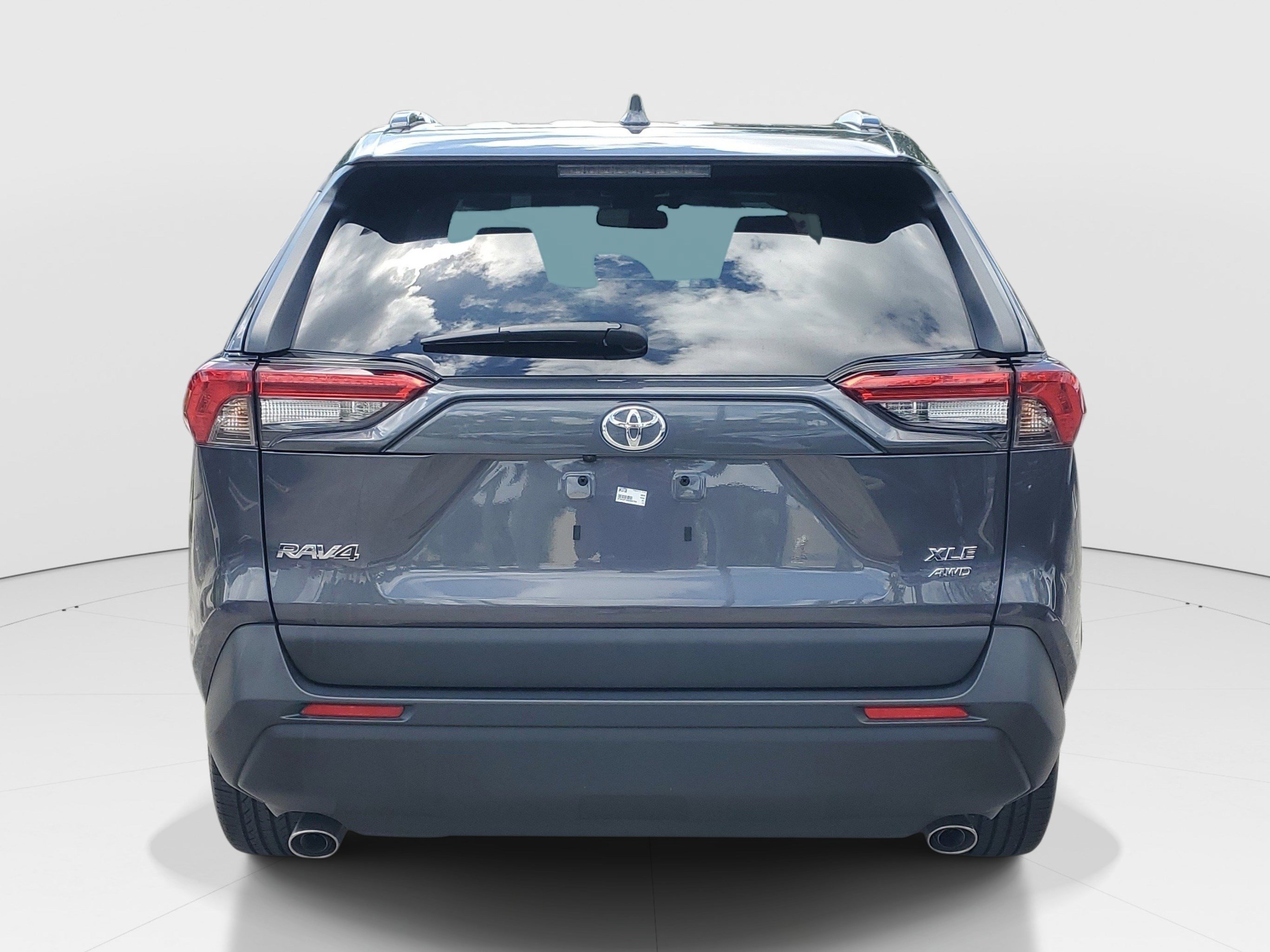Used 2025 Toyota RAV4 XLE Premium w/ Weather Package AWD/4WD image 4