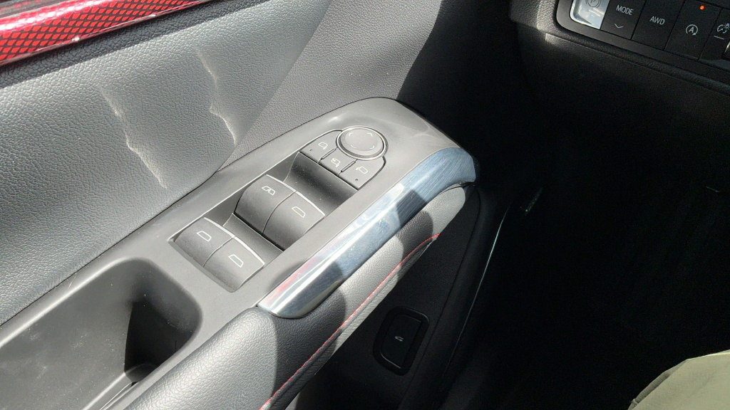Used 2025 Chevrolet Traverse RS AWD/4WD image 14