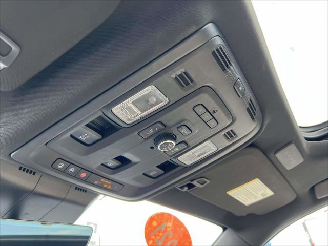 Used 2021 Cadillac Escalade Premium Luxury AWD/4WD image 34