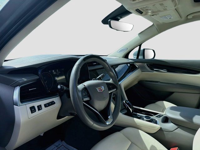 Certified 2025 Cadillac XT6 Premium Luxury w/ Technology Package AWD/4WD image 10