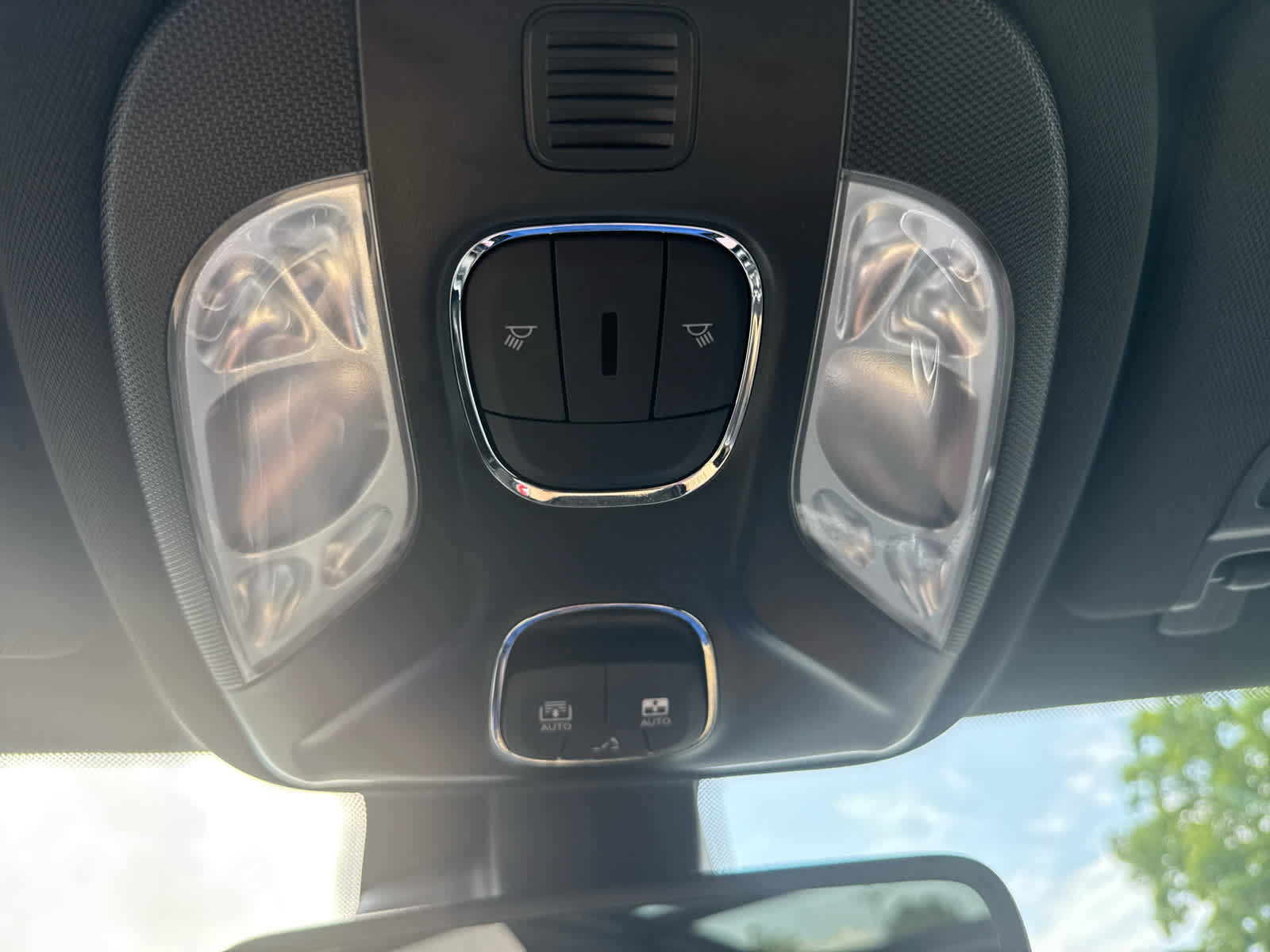Used 2024 Jeep Compass Limited w/ High Altitude Package image 23