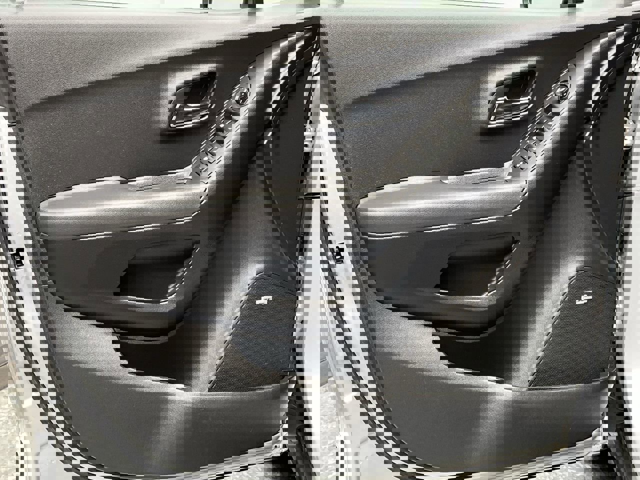 Used 2015 Chevrolet Trax LTZ FWD image 7