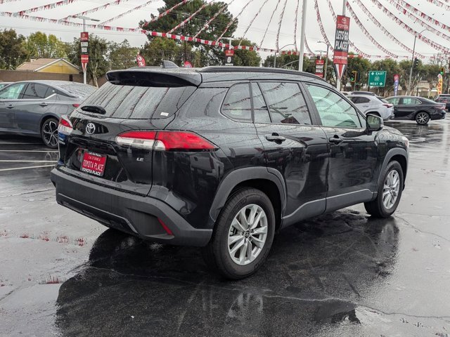 Used 2025 Toyota Corolla Cross LE image 8