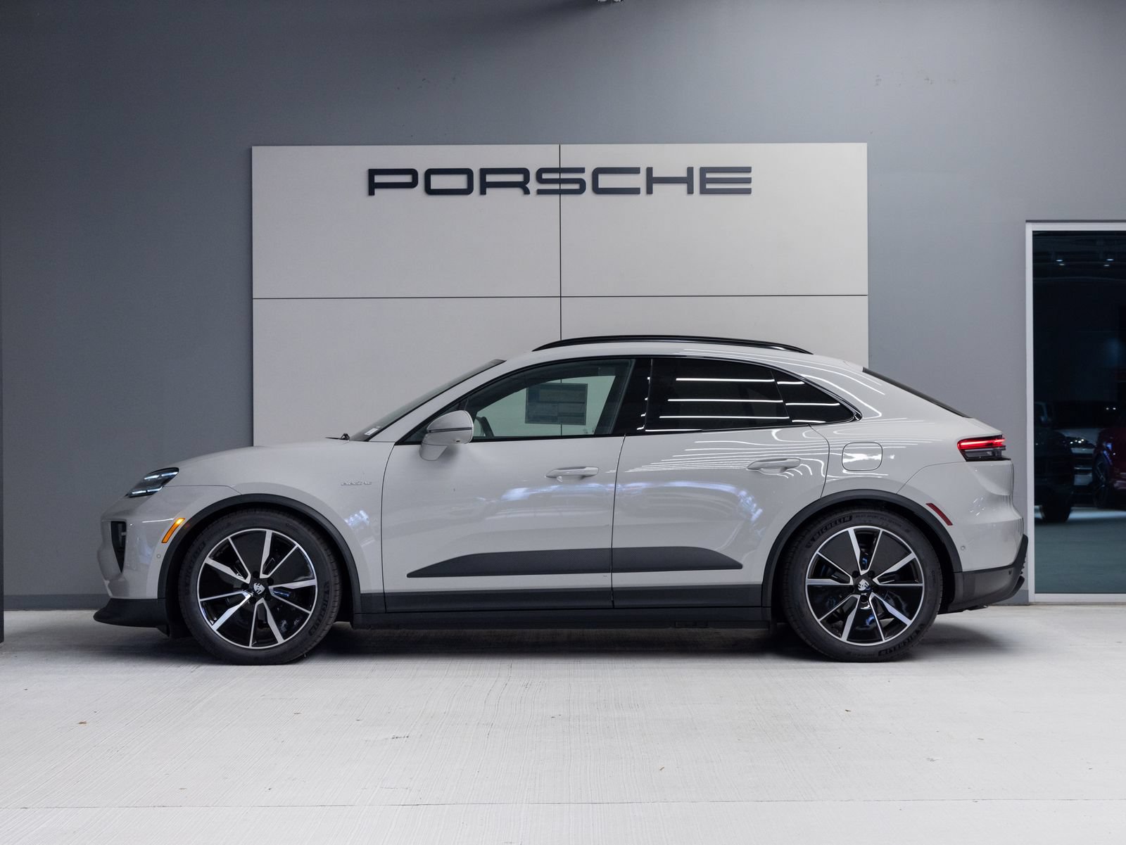 Certified 2026 Porsche Macan 4 Electric AWD/4WD image 2