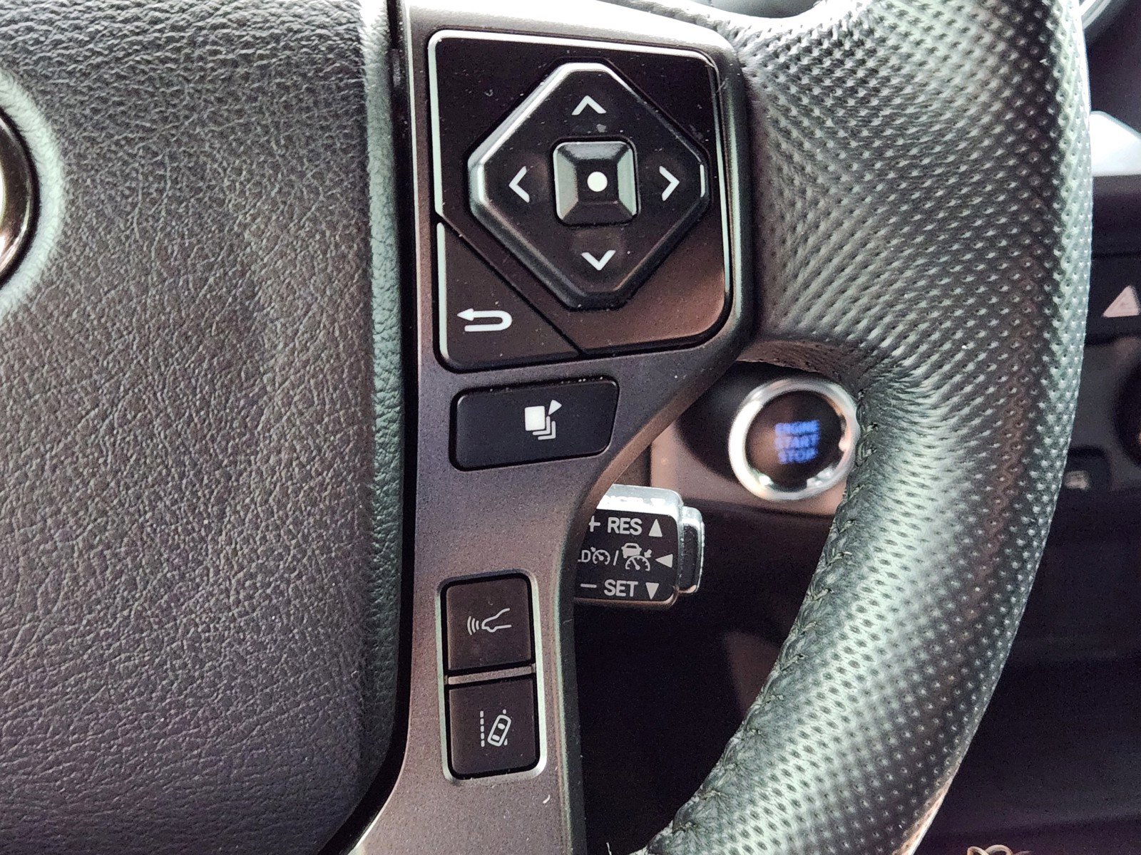 Used 2021 Toyota Tacoma TRD Off-Road AWD/4WD image 22