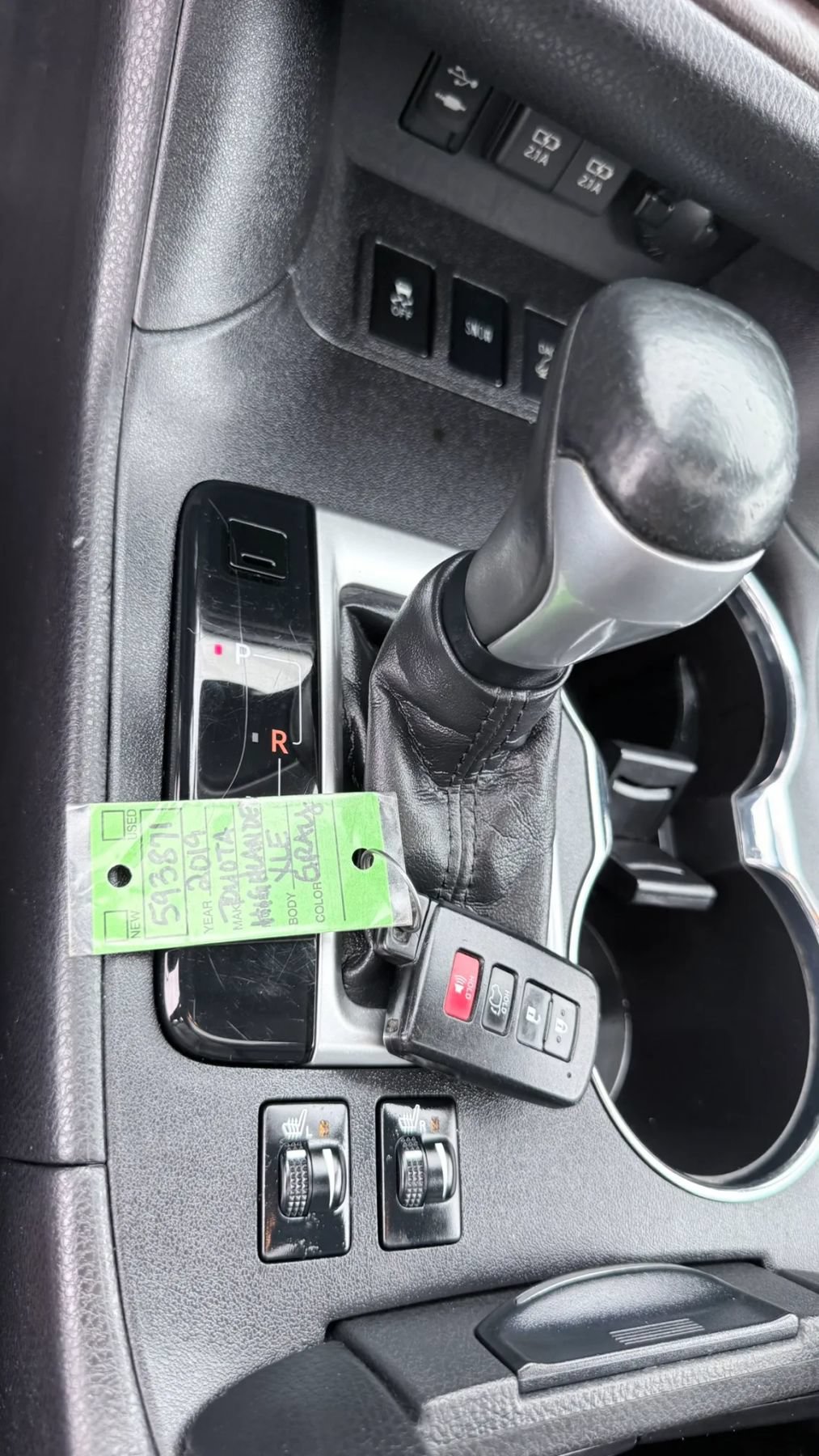 Used 2019 Toyota Highlander XLE AWD/4WD image 26