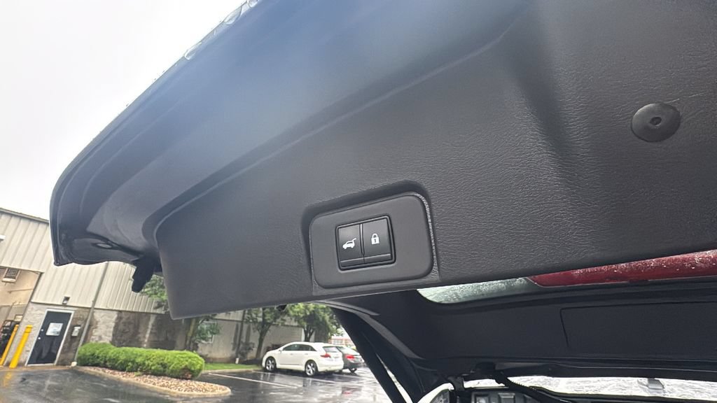 Used 2025 Nissan Rogue SV AWD/4WD image 29
