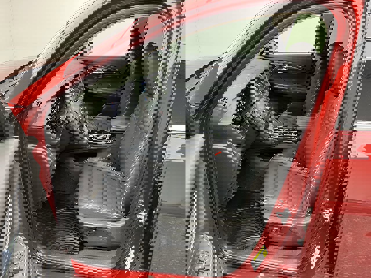 Certified 2023 Buick Envision Essence image 3