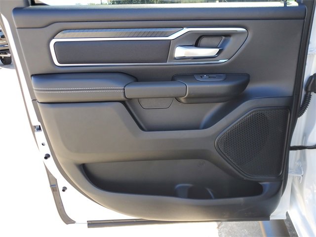 New 2026 RAM 1500 4x4 Crew Cab image 15