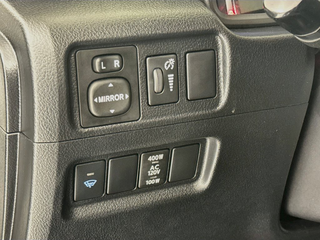 Used 2017 Toyota 4Runner SR5 AWD/4WD image 11