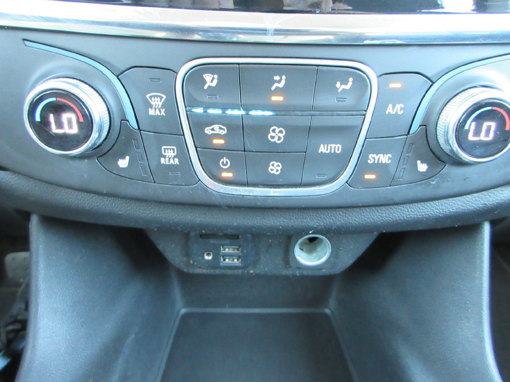 Certified 2020 Chevrolet Traverse LT w/ LT Premium Package FWD image 30