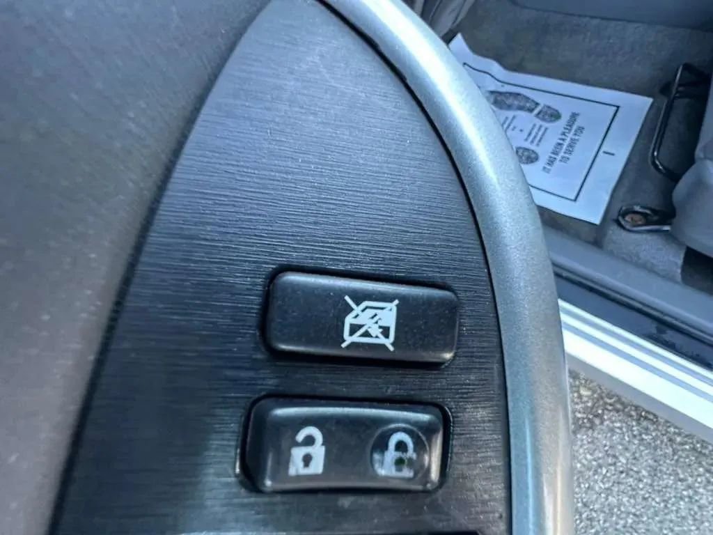 Used 2010 Toyota Prius Five image 24