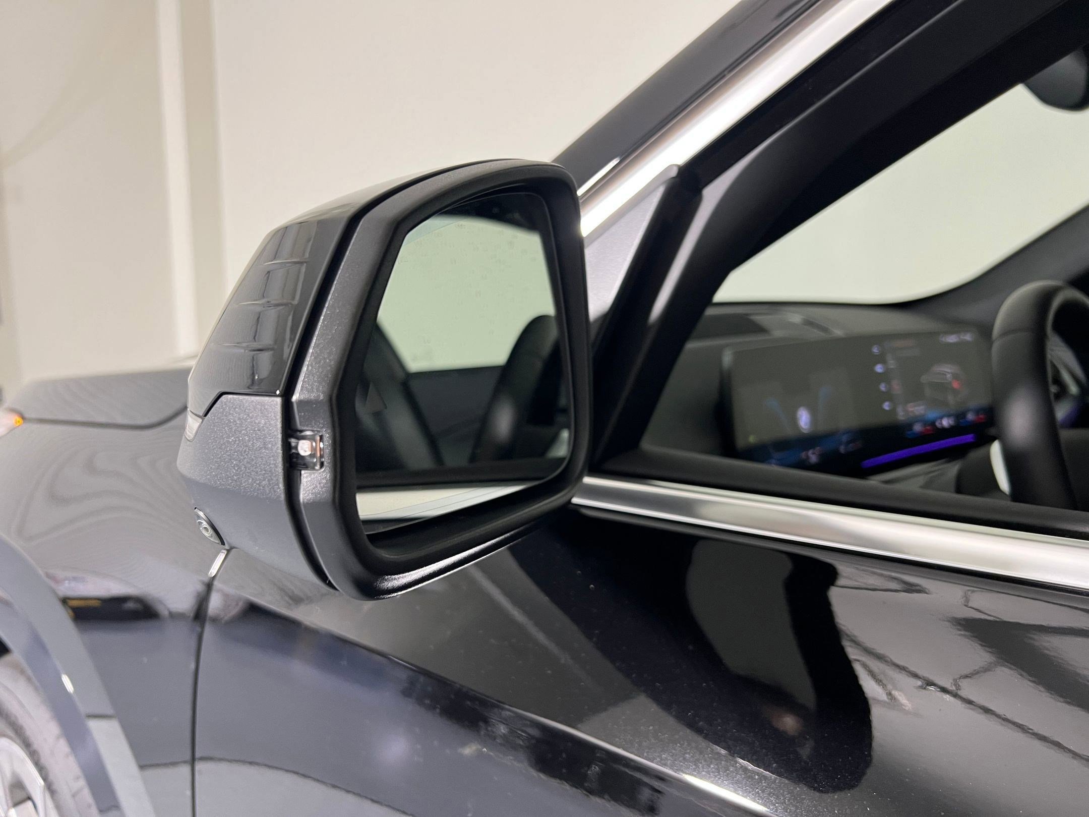 Used 2025 BMW X1 xDrive28i w/ Technology Package image 21