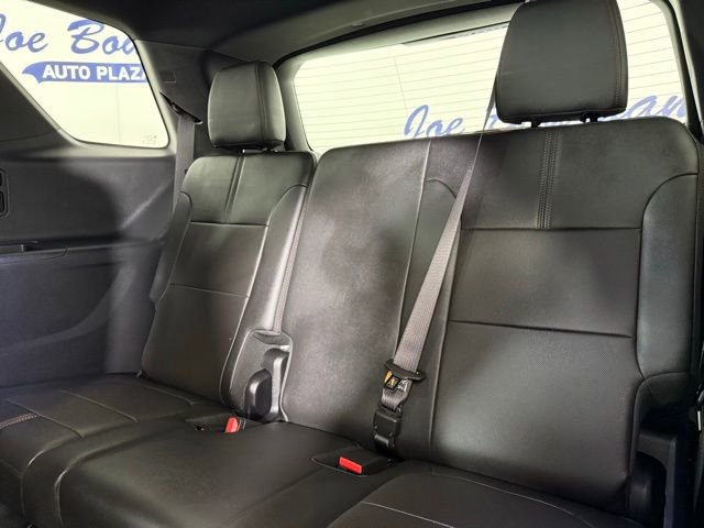 Used 2023 Chevrolet Traverse RS image 15