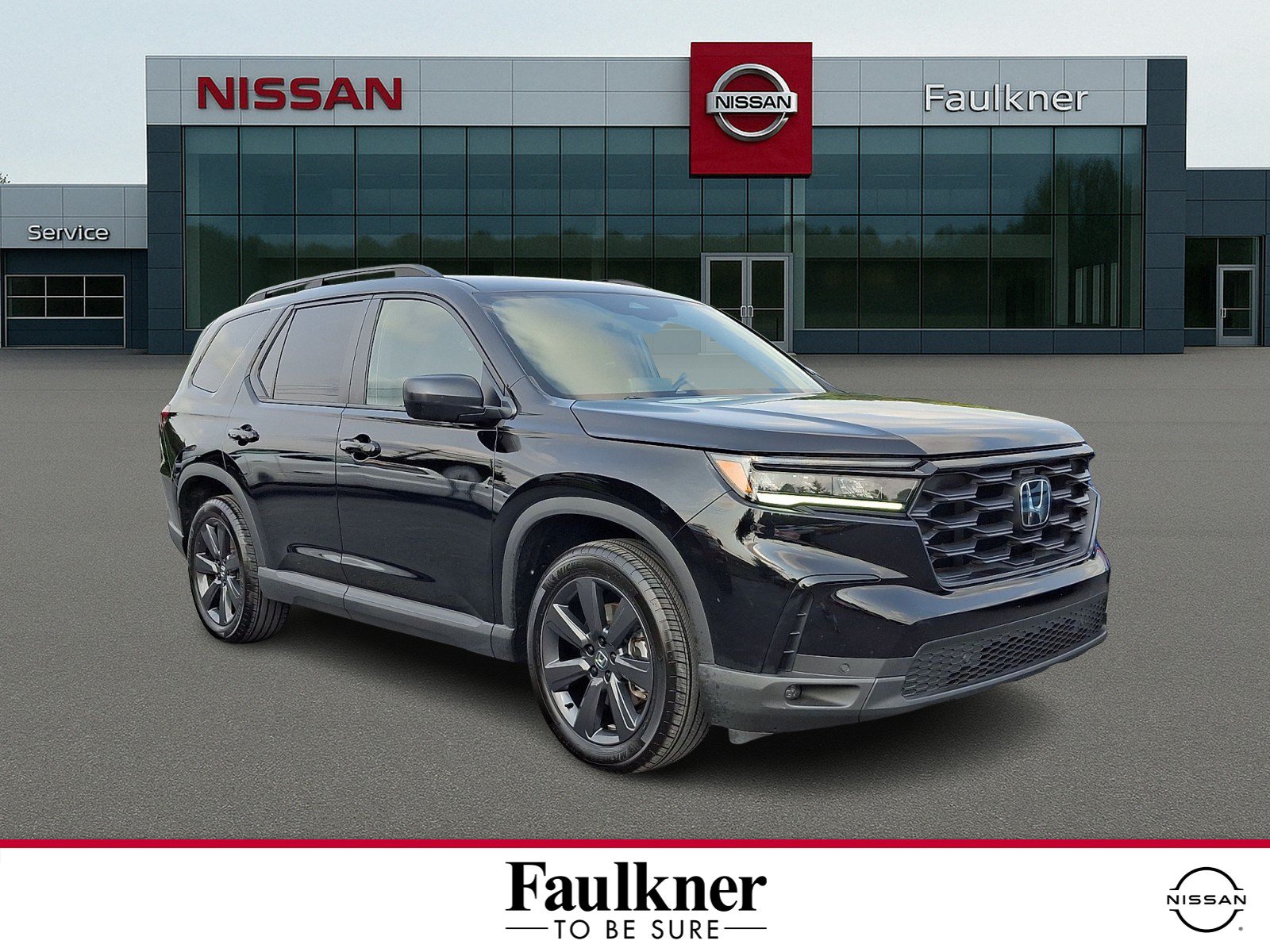 Used 2025 Honda Pilot Sport image 1