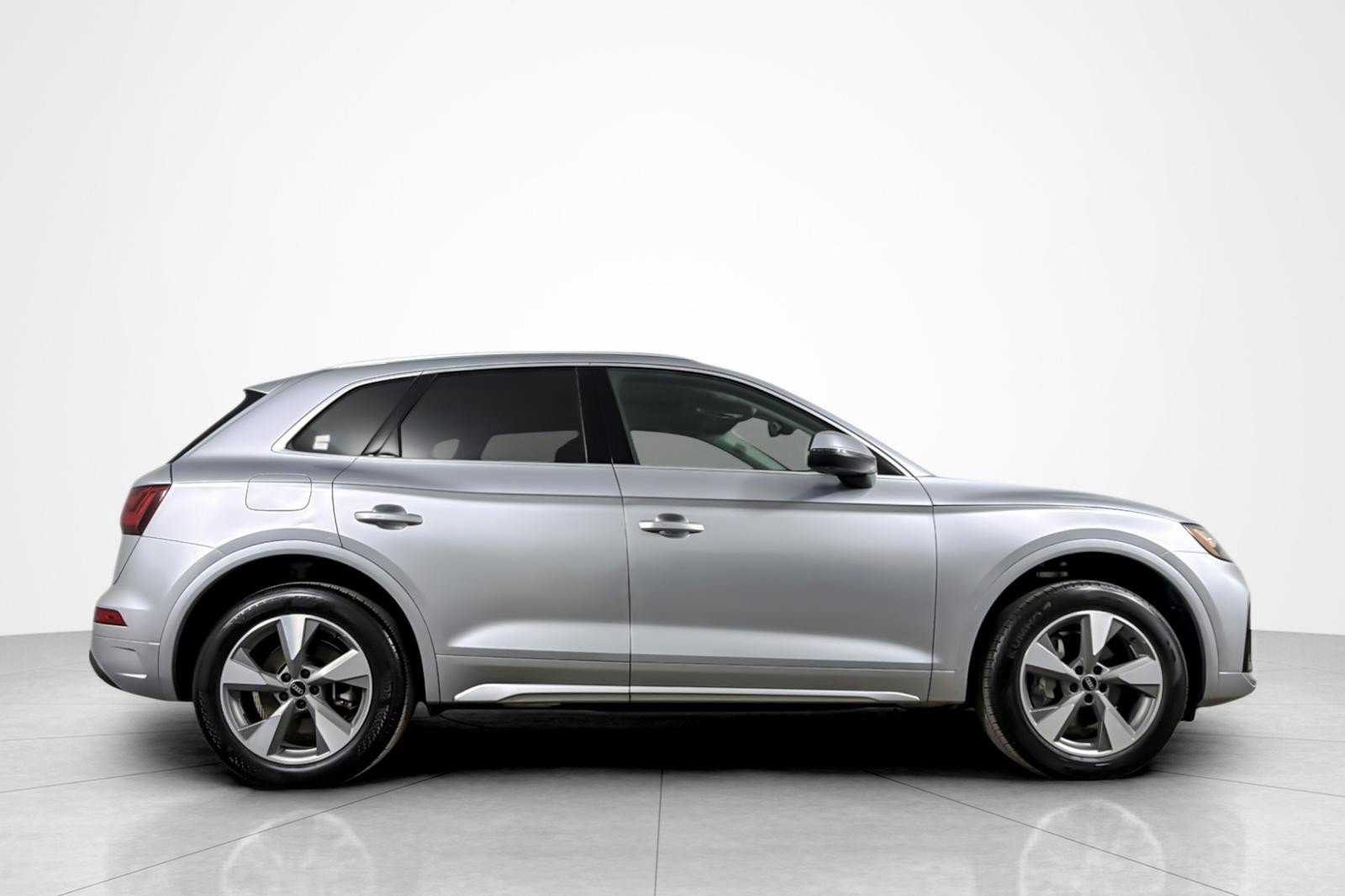 Used 2023 Audi Q5 2.0T Premium Plus w/ Premium Plus Package AWD/4WD image 6