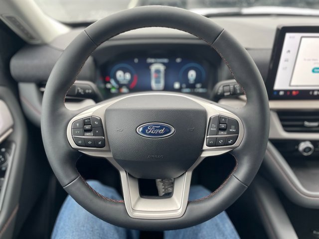 New 2025 Ford Explorer Active w/ Active Comfort Package image 22