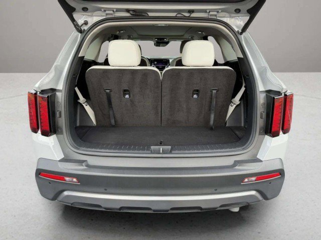 Used 2023 Kia Sorento X-Line EX image 32