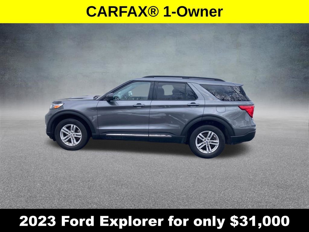 Used 2023 Ford Explorer XLT w/ Equipment Group 202A image 2