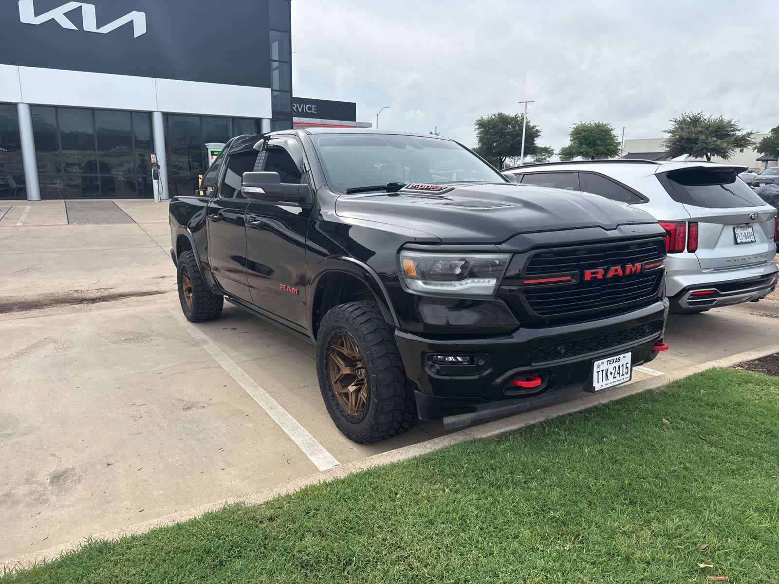 Used 2021 RAM 1500 Laramie w/ Night Edition AWD/4WD image 7