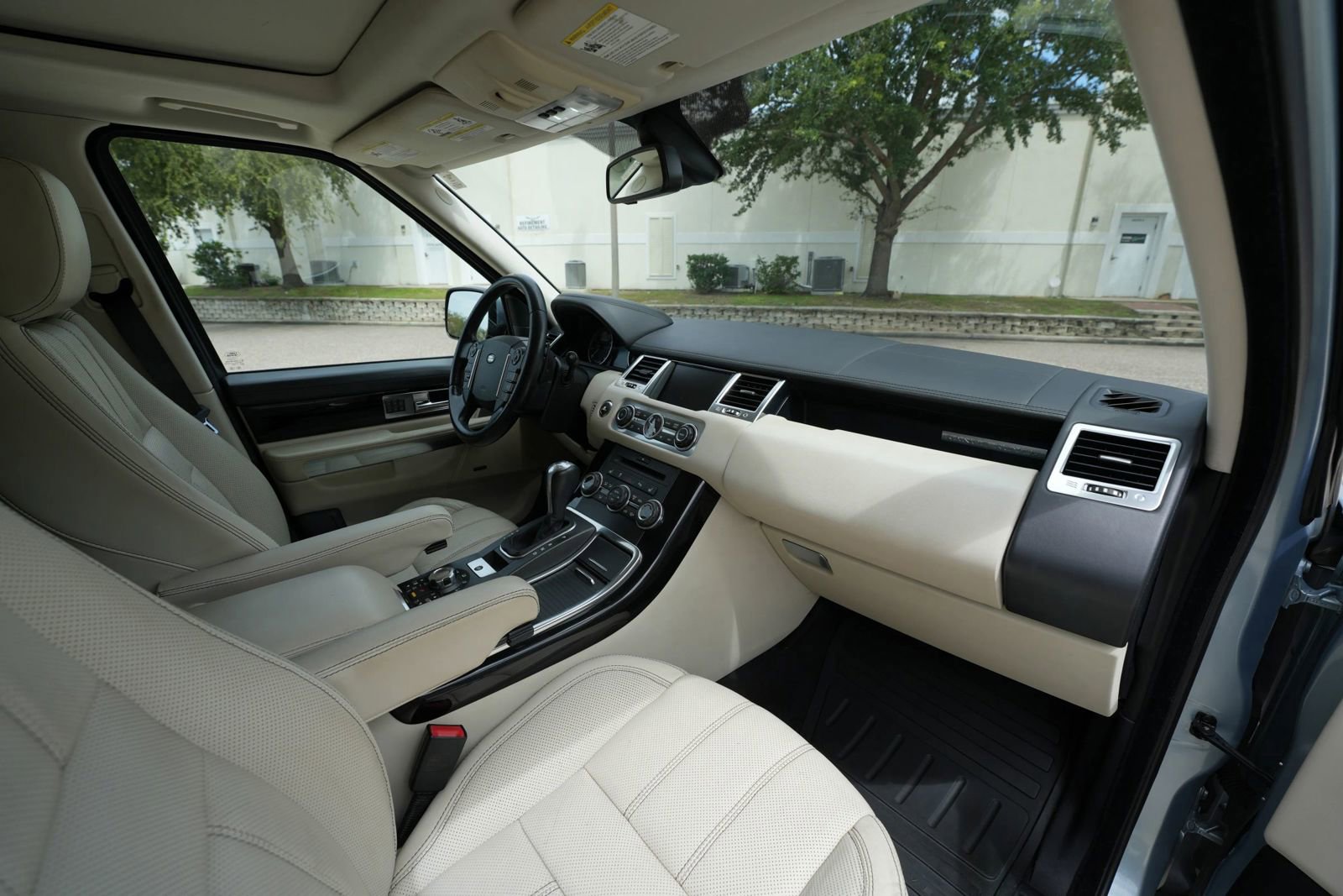 Used 2011 Land Rover Range Rover Sport Supercharged image 21