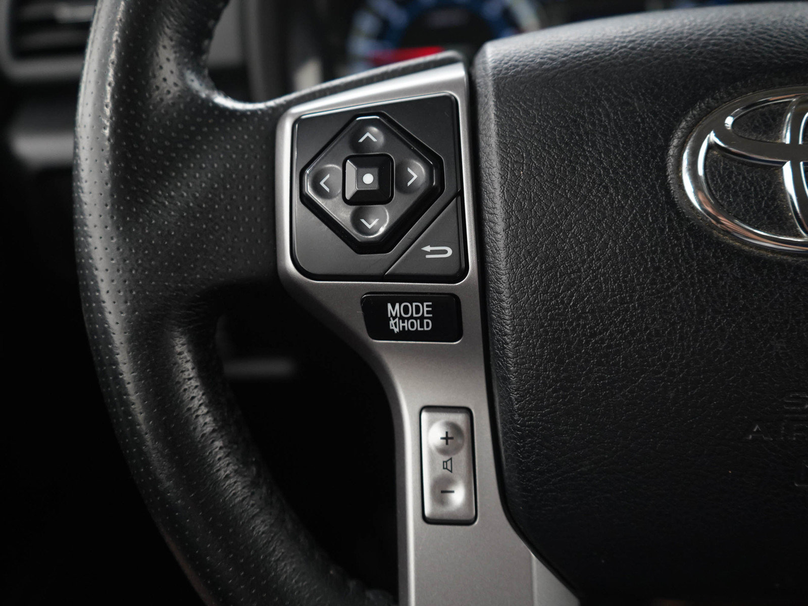 Used 2018 Toyota 4Runner SR5 Premium AWD/4WD image 24