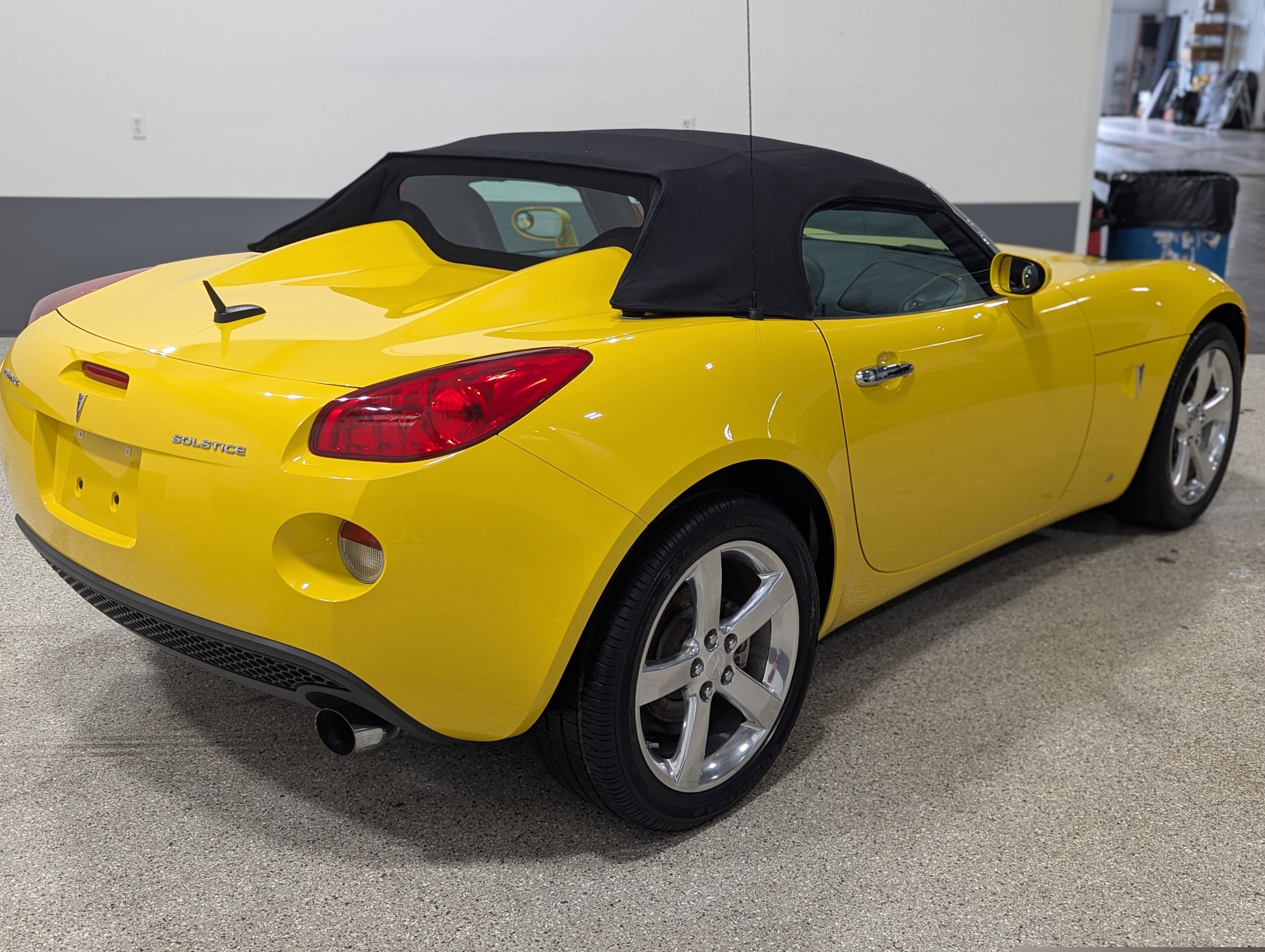 Used 2008 Pontiac Solstice Convertible w/ Premium Package image 3