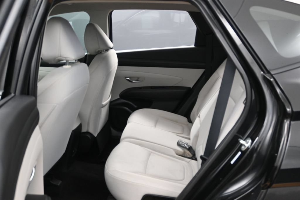 Used 2025 Hyundai Tucson SE FWD image 28