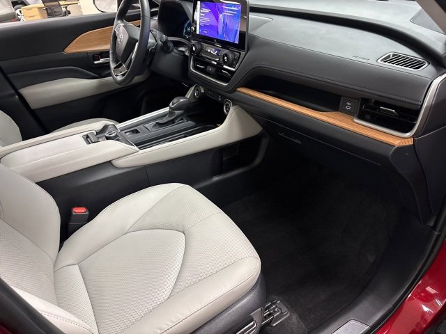 Used 2024 Toyota Grand Highlander Platinum image 10