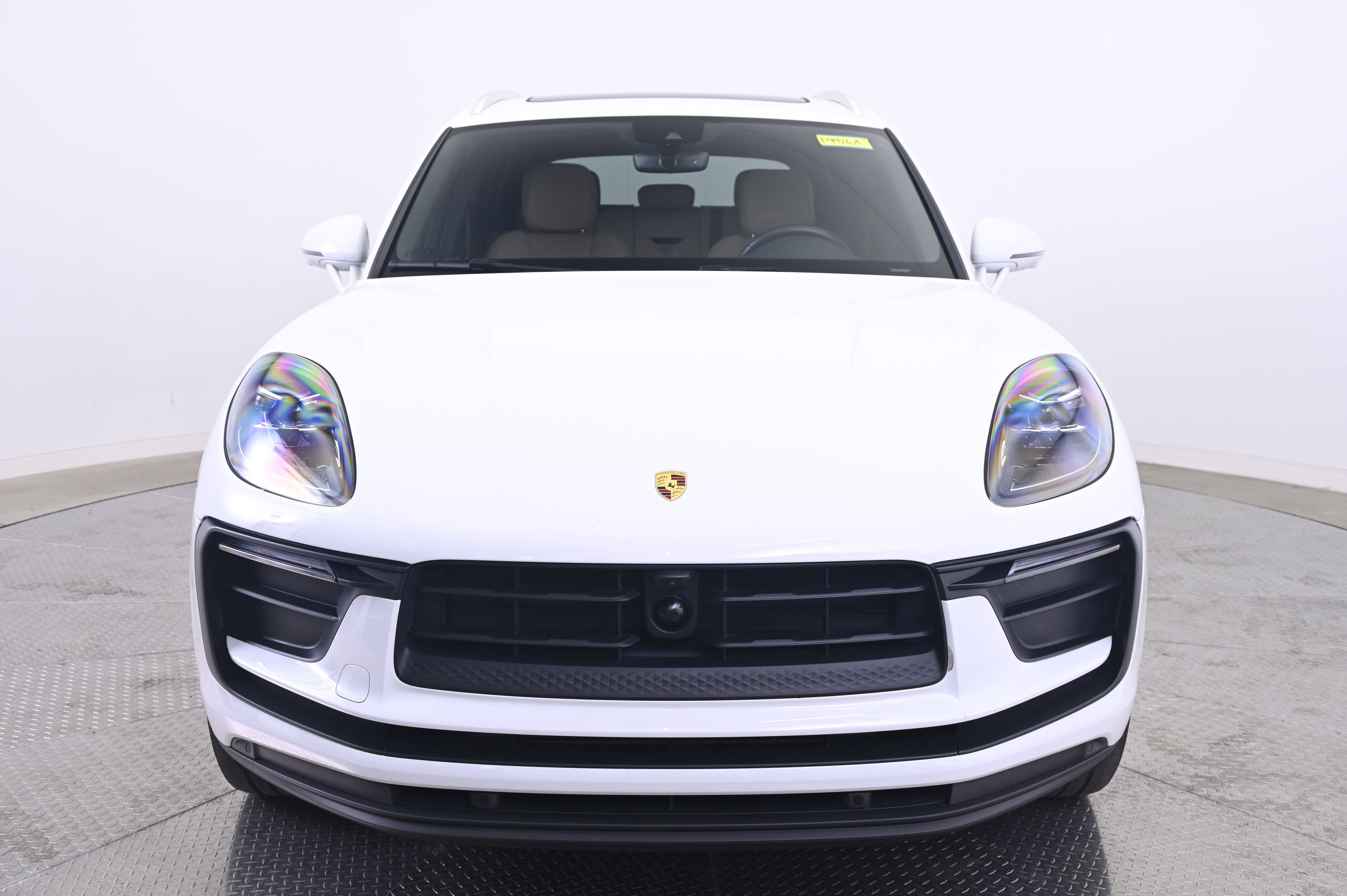Certified 2024 Porsche Macan AWD/4WD image 10