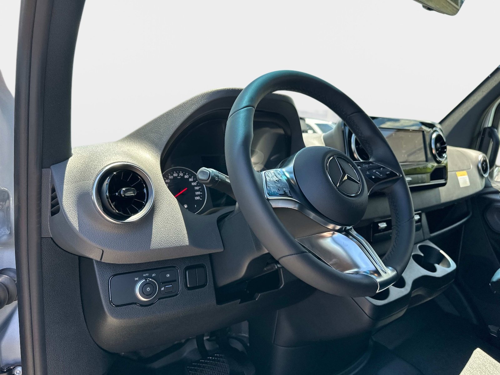 New 2025 Mercedes-Benz Sprinter 2500 image 12