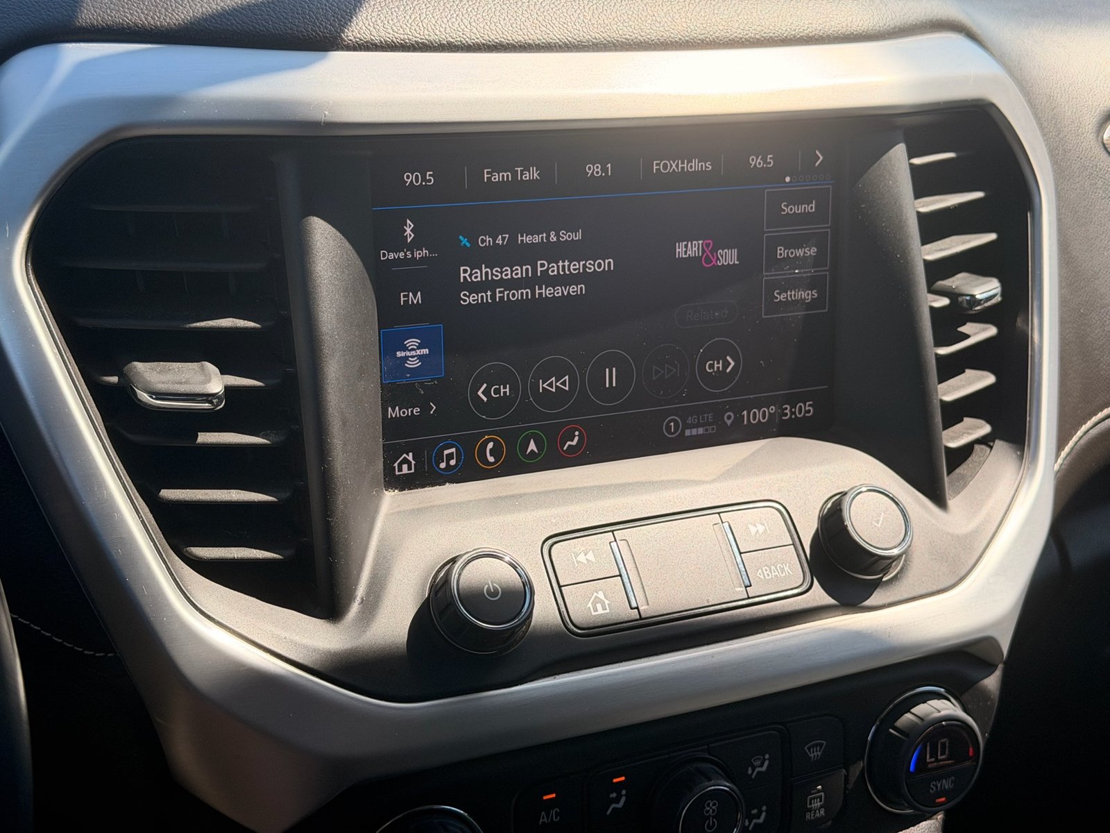 Used 2023 GMC Acadia SLT FWD image 23