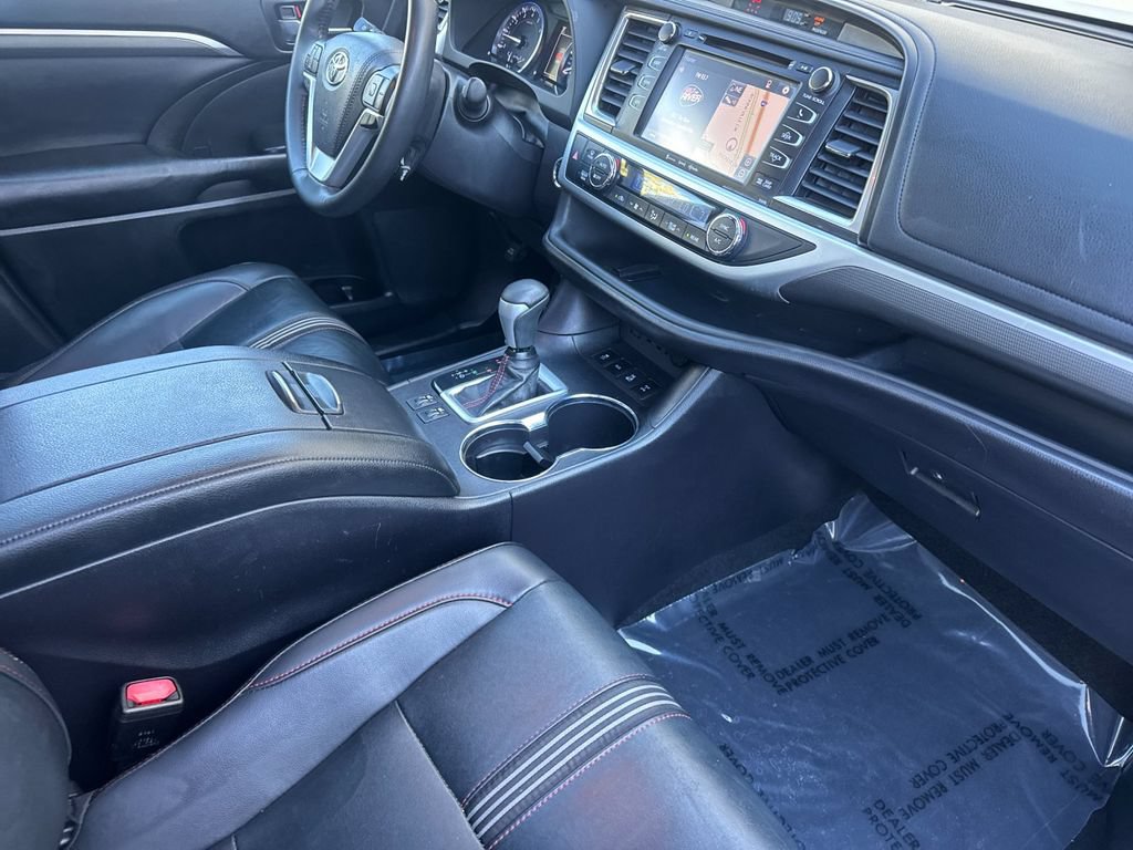 Used 2019 Toyota Highlander SE AWD/4WD image 20