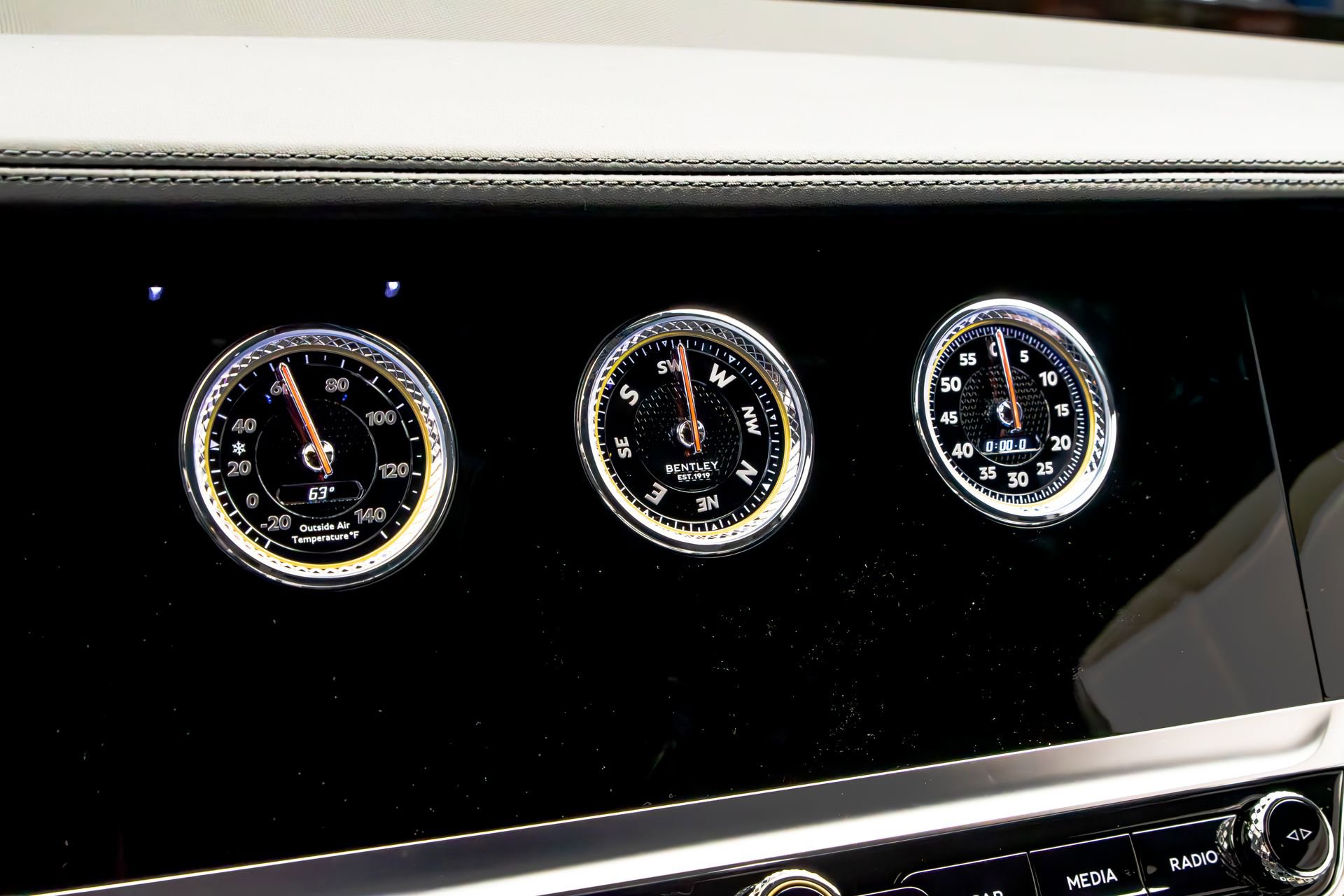 New 2026 Bentley Flying Spur Plug-In Hybrid AWD/4WD image 26