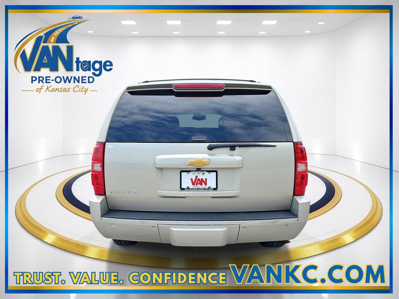 Used 2013 Chevrolet Tahoe LTZ AWD/4WD image 7
