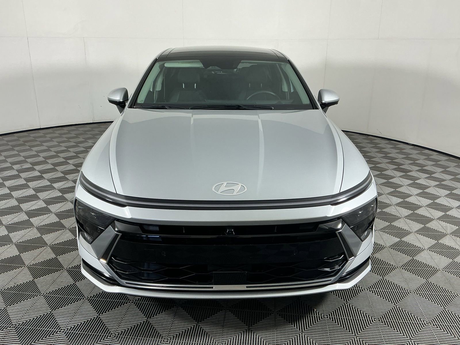 Used 2024 Hyundai Sonata Limited image 2