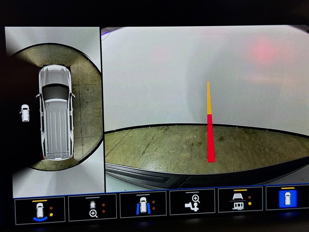 Used 2024 Chevrolet Tahoe High Country image 17