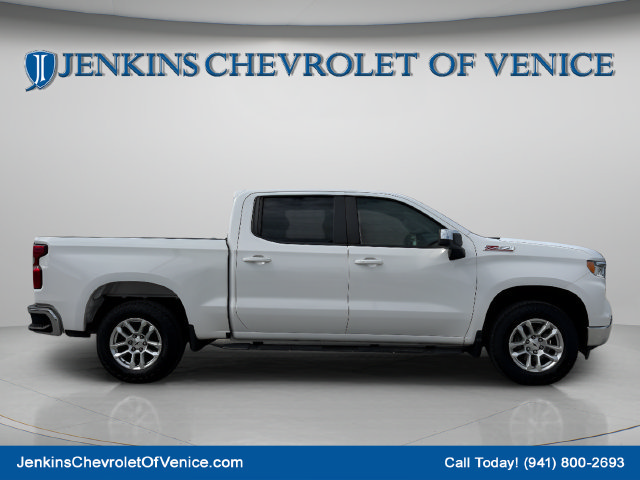 Used 2022 Chevrolet Silverado 1500 LT w/ Z71 Off-Road Package AWD/4WD image 3
