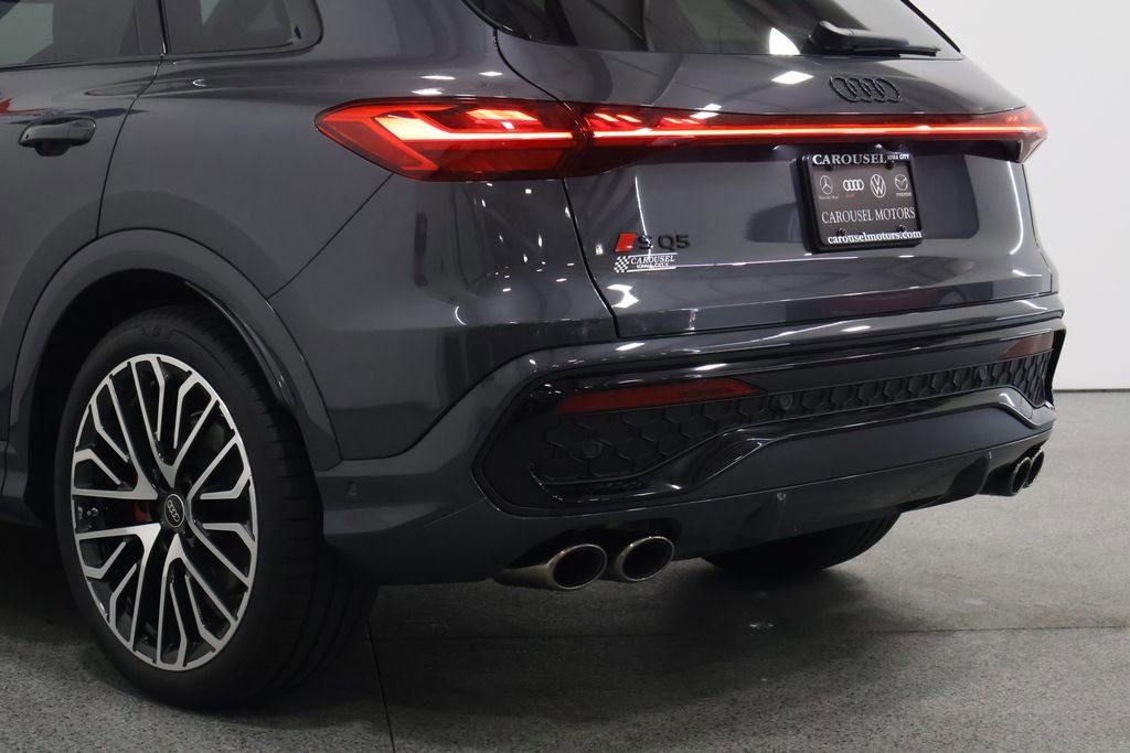 Used 2025 Audi SQ5 Prestige w/ Prestige Package AWD/4WD image 10