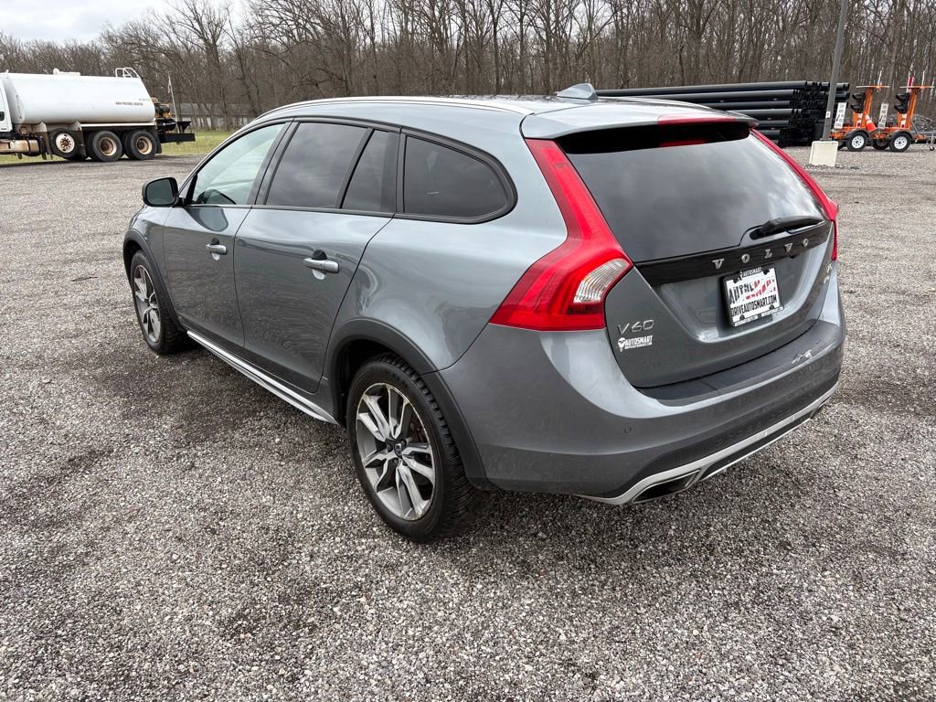 Used 2017 Volvo V60 T5 Cross Country w/ Convenience Package image 5