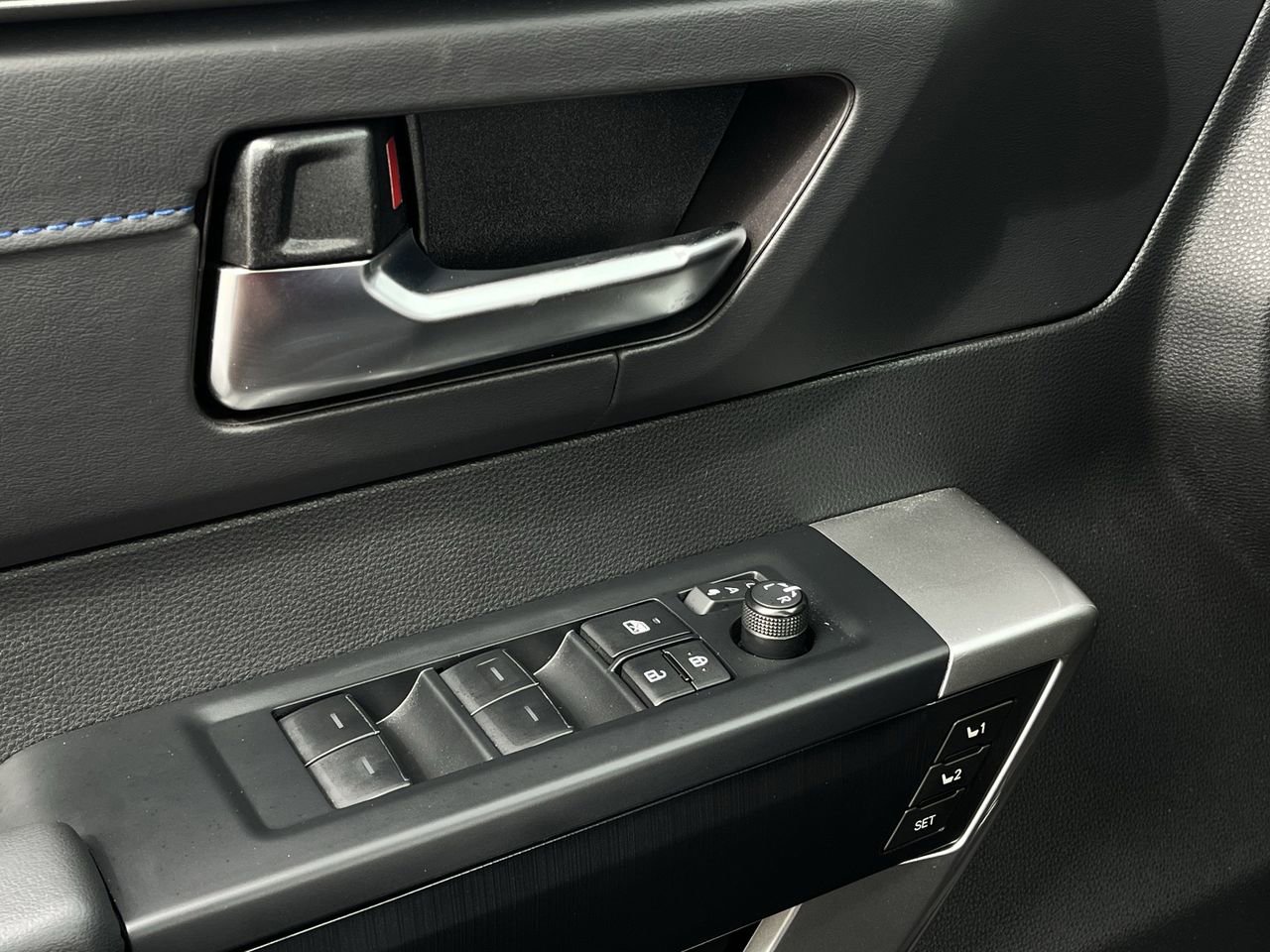 Used 2025 Toyota Tundra Platinum AWD/4WD image 21