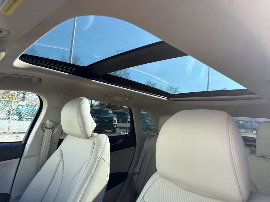 Used 2017 Lincoln MKC Reserve w/ Lincoln MKC Climate Package image 28