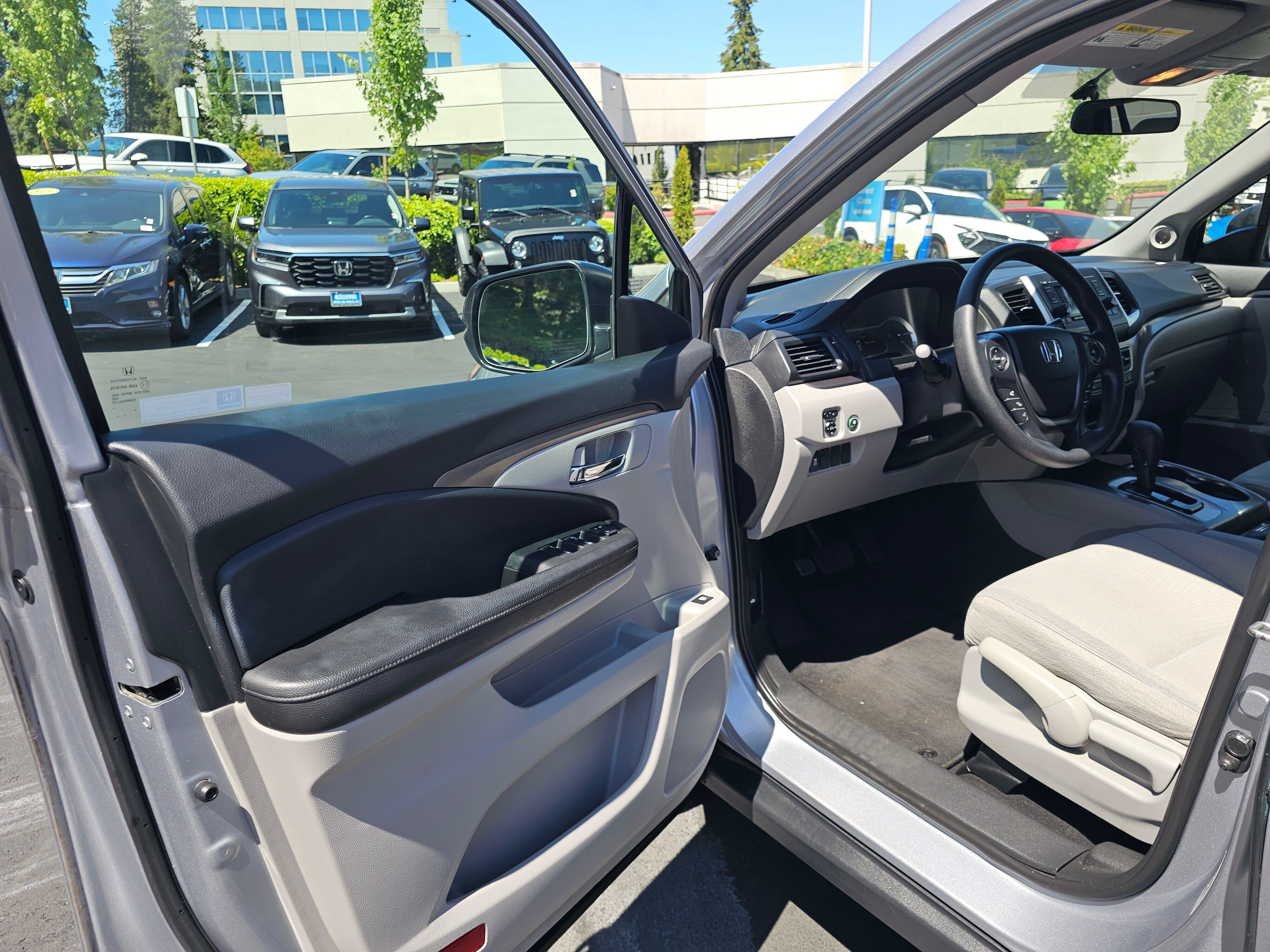 Used 2018 Honda Pilot LX image 21